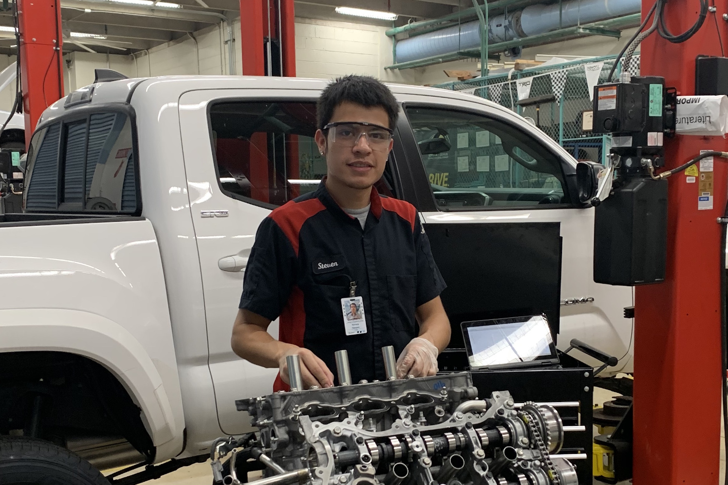 Show of Hands: ‘Who Wants to Be a Car Dealership Mechanic?’